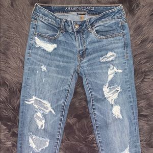 Ripped/distressed denim jeans/jeggings
